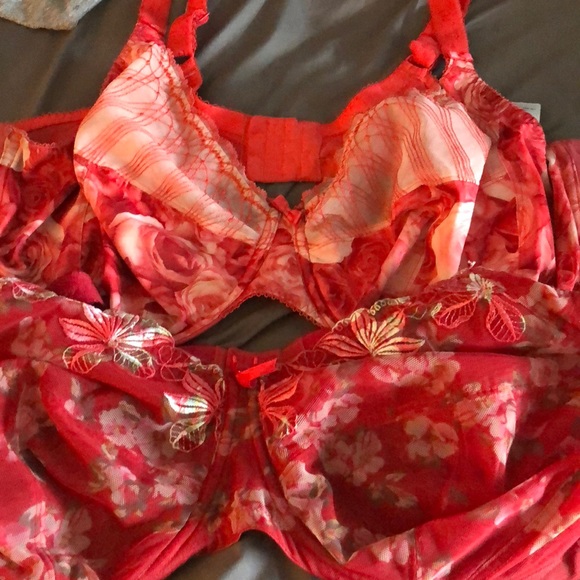 Elomi Other - Elomi underwire bras. 42G size.